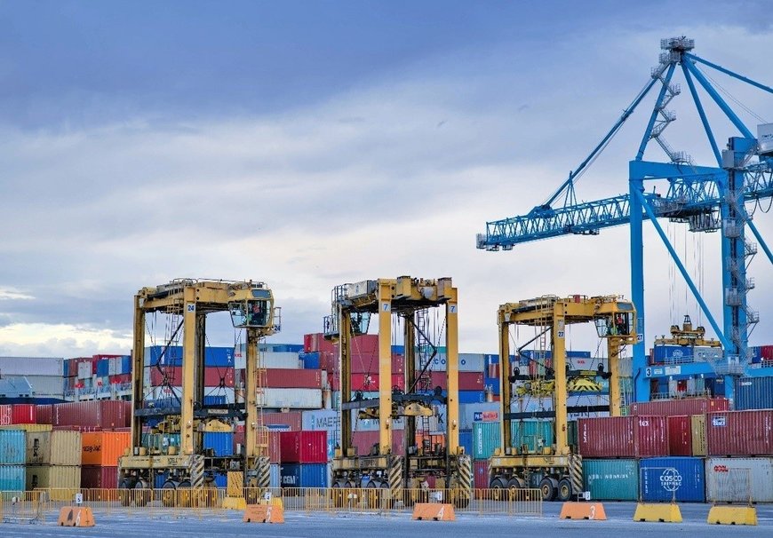 Flinders Adelaide Container Terminal in South Australia orders more Konecranes Noell Straddle Carriers